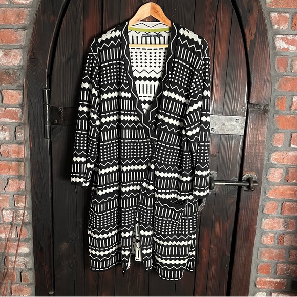 Gudrun Sjoden Black and White Geometric Cardigan - Picture 1 of 6